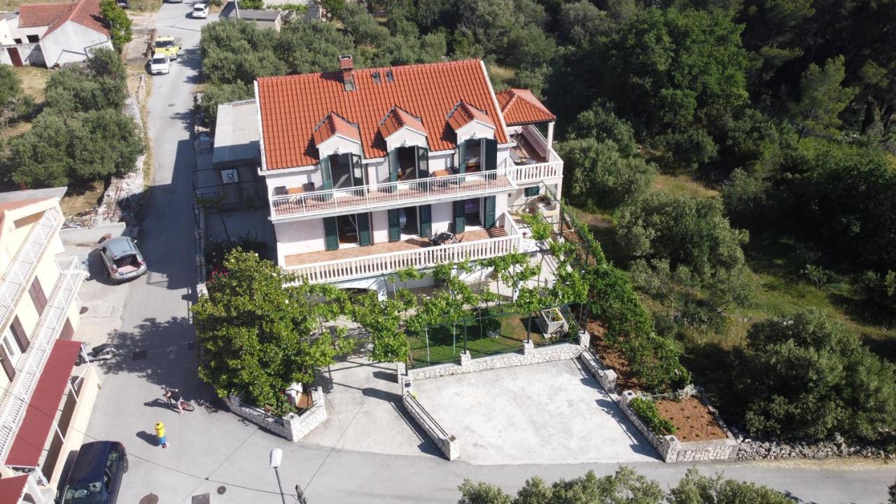 Apartments Kola Banići Exteriör bild